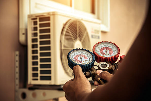 Professional Hvac technician working in Uniondale, NY